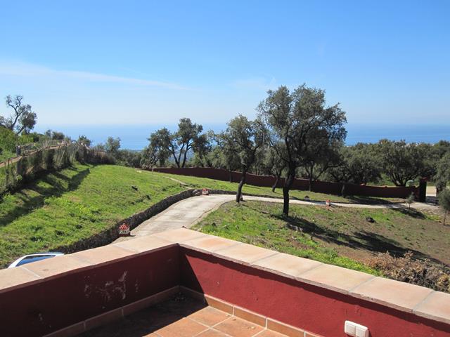 La Mairena Finca 13.500 m2 with rustic style house