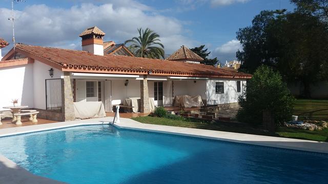 Andalusian beach side villa close to Puerto Banus