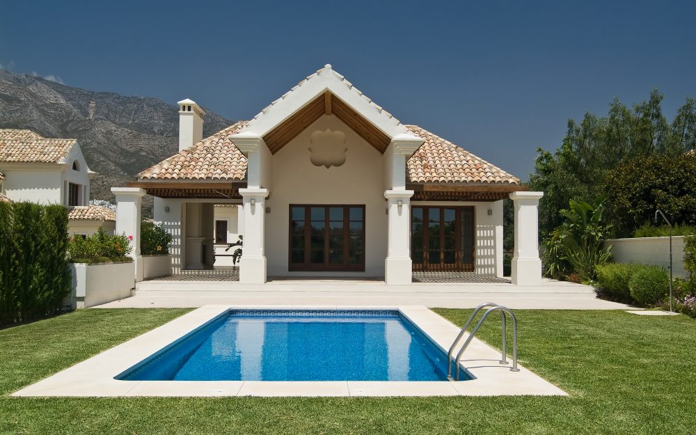 6 bedrooms villa traditional arquitecture & modern design