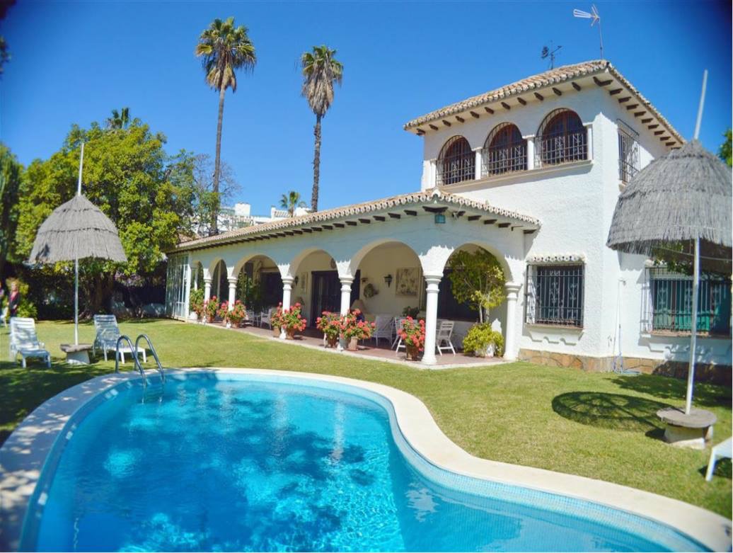 wonderful spanish villa in Marbella center